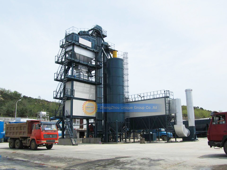 Briefly describe the three principles of site selection for asphalt mixing plant